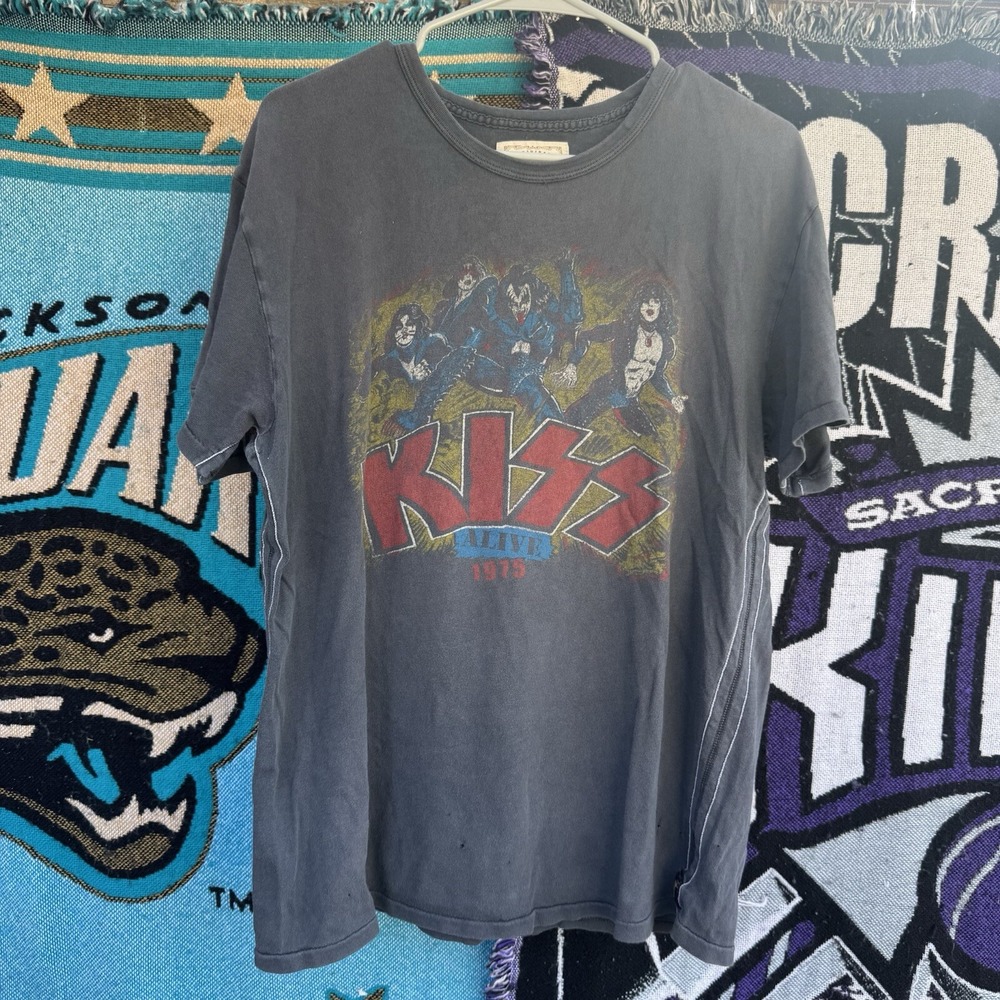 Size 4 - Trump Ltd.‎ Limited Edition Womens T Shirt Kiss Black